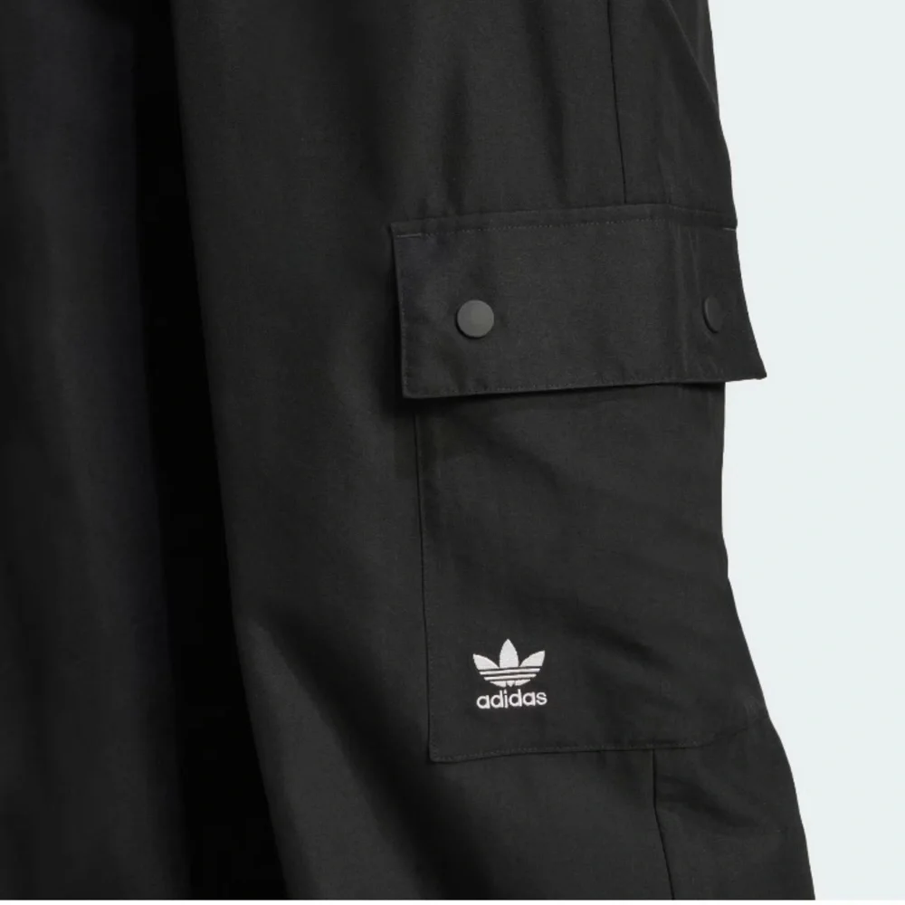 NWT Adidas Originals Women's Essentials Woven Cargo Pants Size XL - Black $75 - Picture 5 of 9